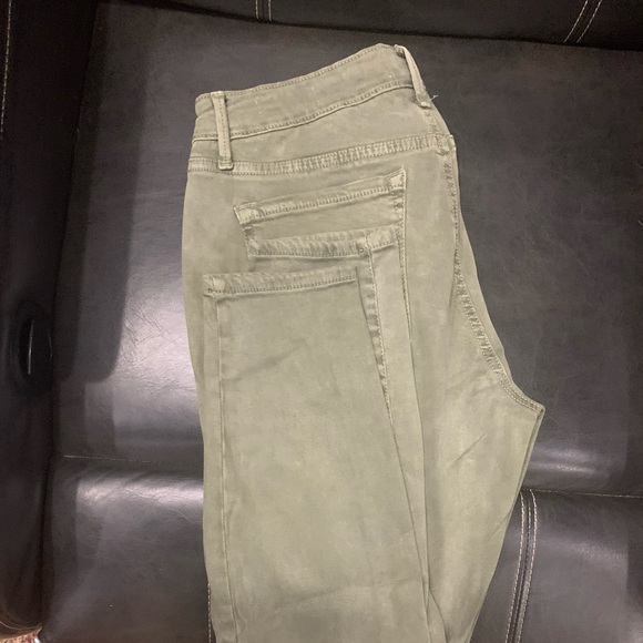 Jessica Simpson Kiss Me Super Skinny Jean - Picture 2 of 5